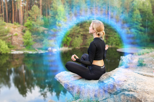 Was kann mit der Kundalini Energie bewirkt werden?: Foto: © Pixel / shutterstock / #1601570299
